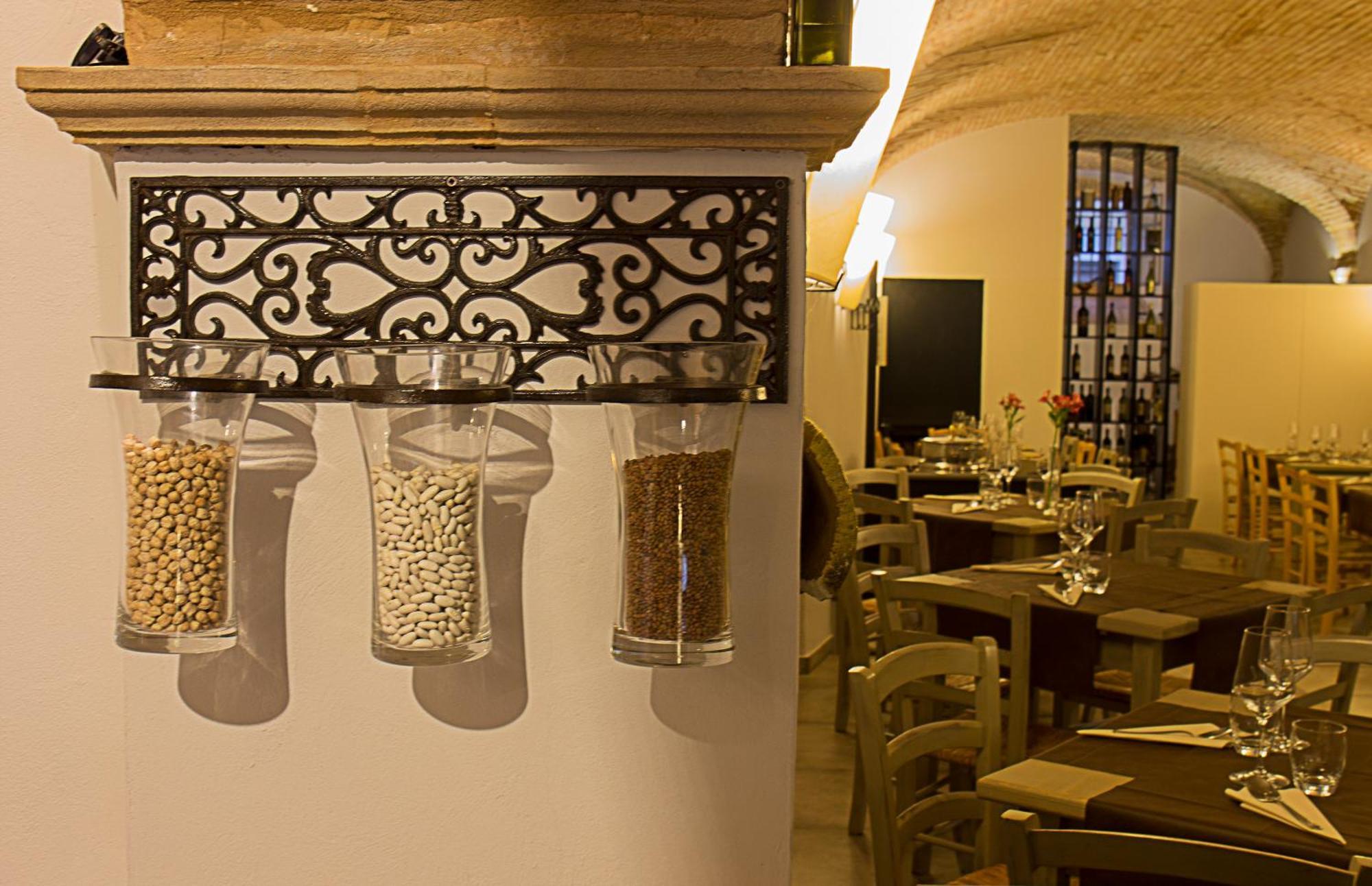Hotel Le Mura Foligno Bagian luar foto