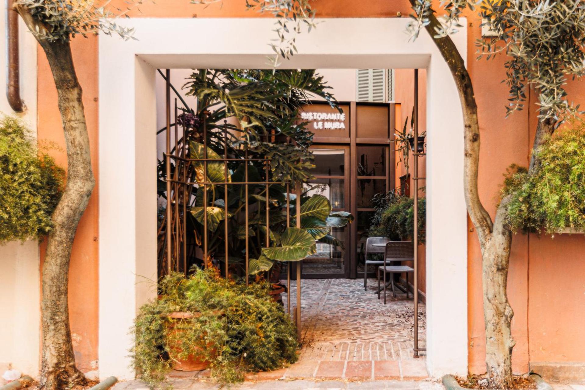 Hotel Le Mura Foligno Bagian luar foto
