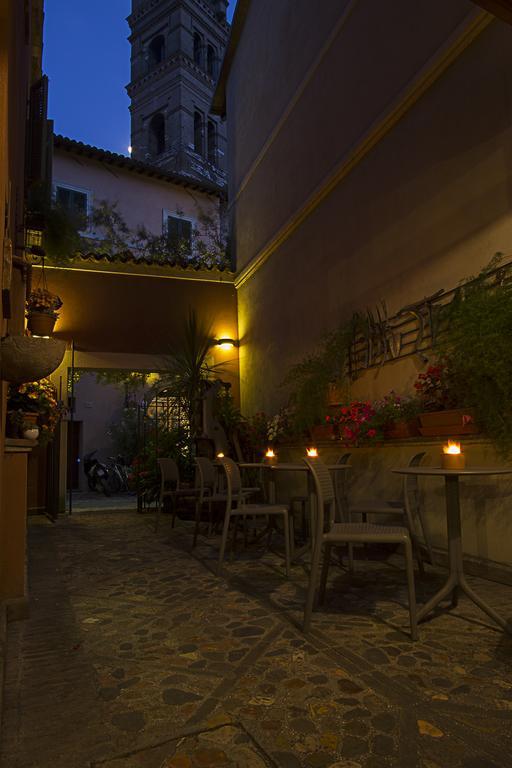 Hotel Le Mura Foligno Bagian luar foto