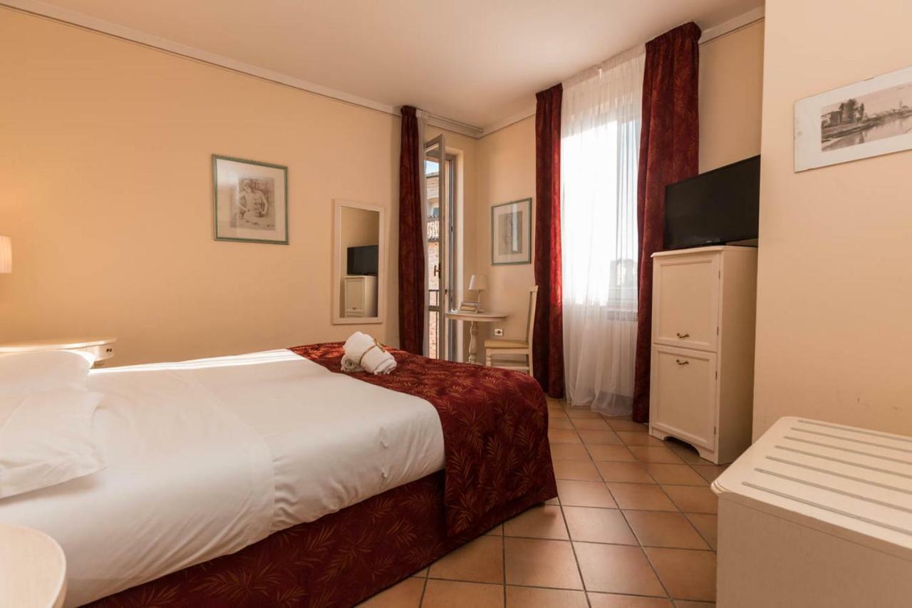 Hotel Le Mura Foligno Bagian luar foto