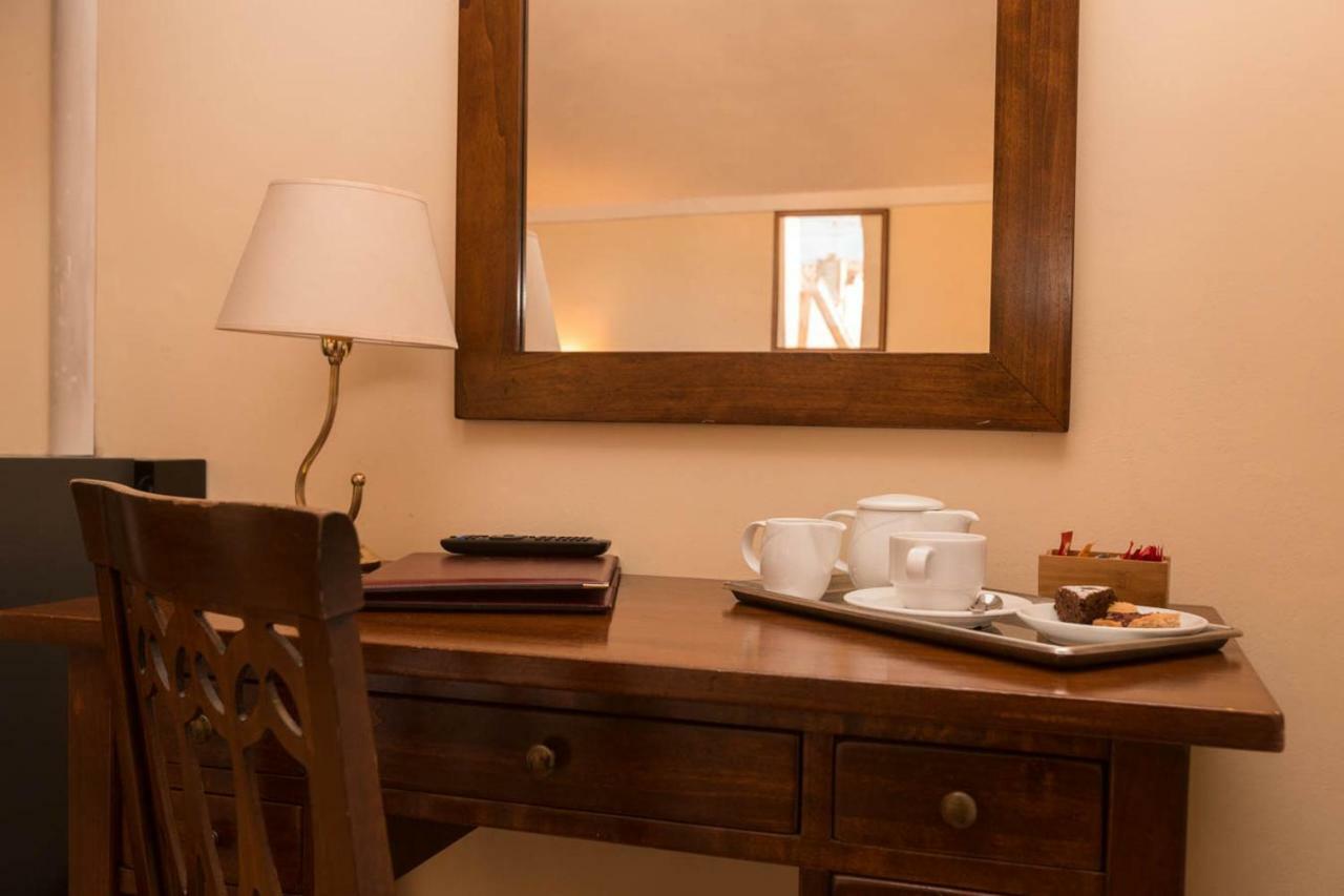 Hotel Le Mura Foligno Bagian luar foto