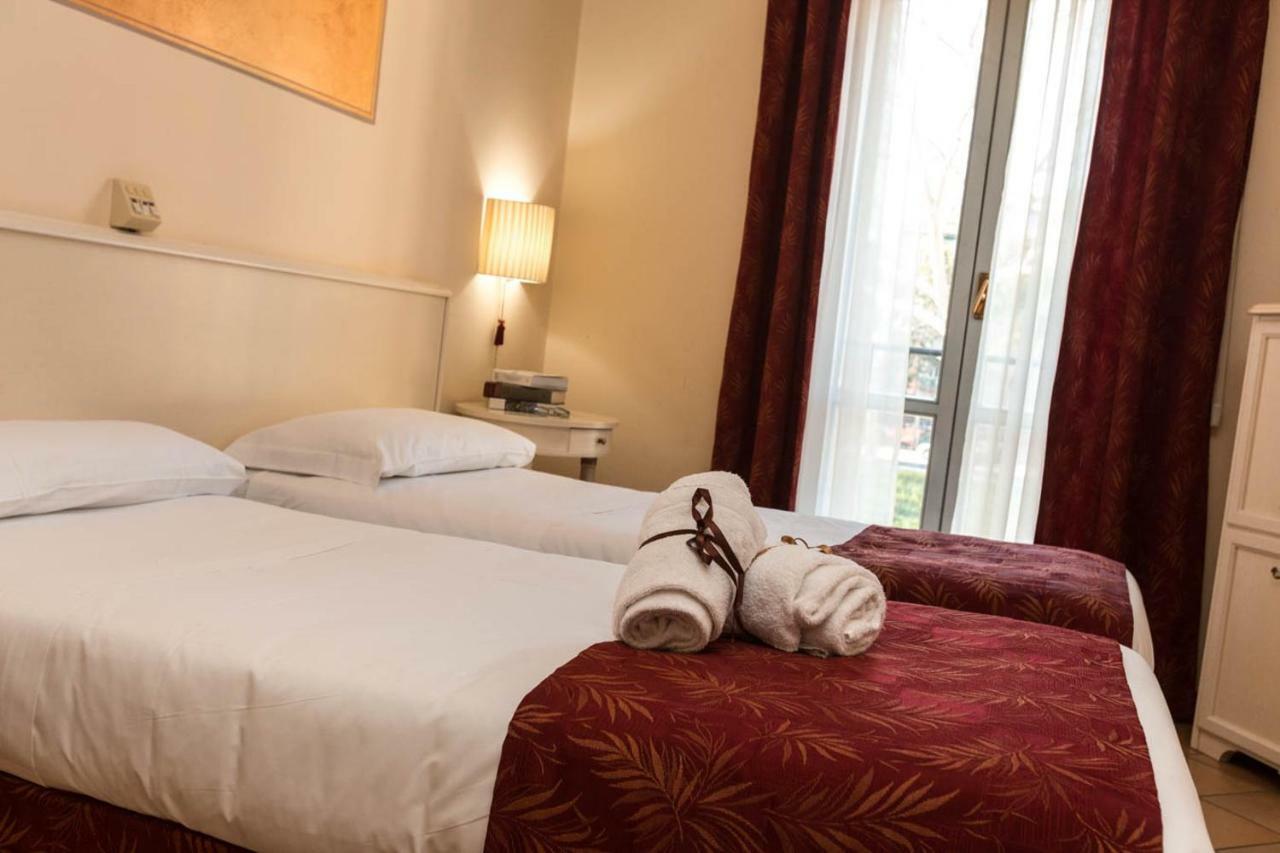 Hotel Le Mura Foligno Bagian luar foto